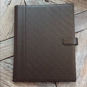 Jonathan Brown Leather Portfolio